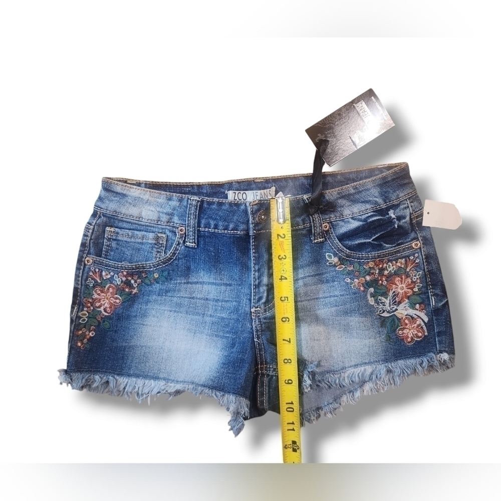 ZCO Jean Shorts Cutoff Distressed Flower Stitched Y2K Festival Size 11 N… - Picture 7 of 11
